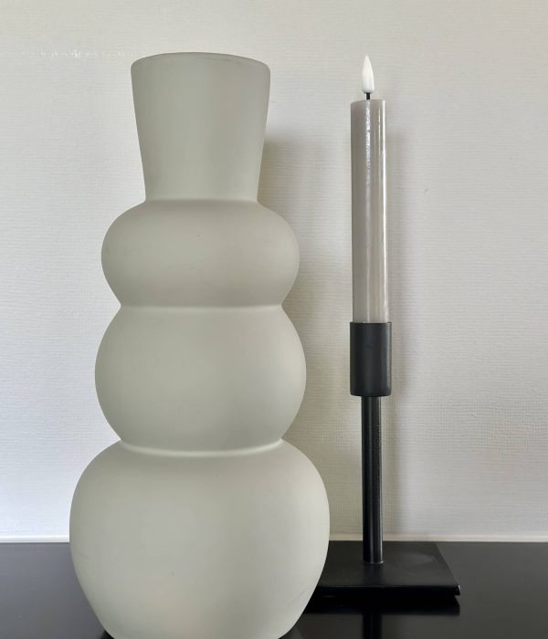 Zandkleurige LED dinerkaars 15 cm van Deluxe Homeart met real flame effect