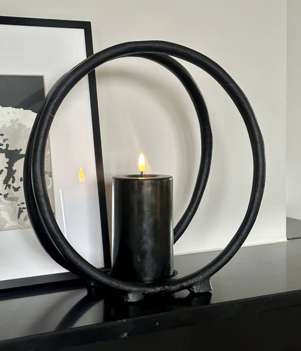 Ring-candle-holder-black-S-Lifestyle-kaarsenstandaard-30-x-30-cm.-1-scaled-1.jpg