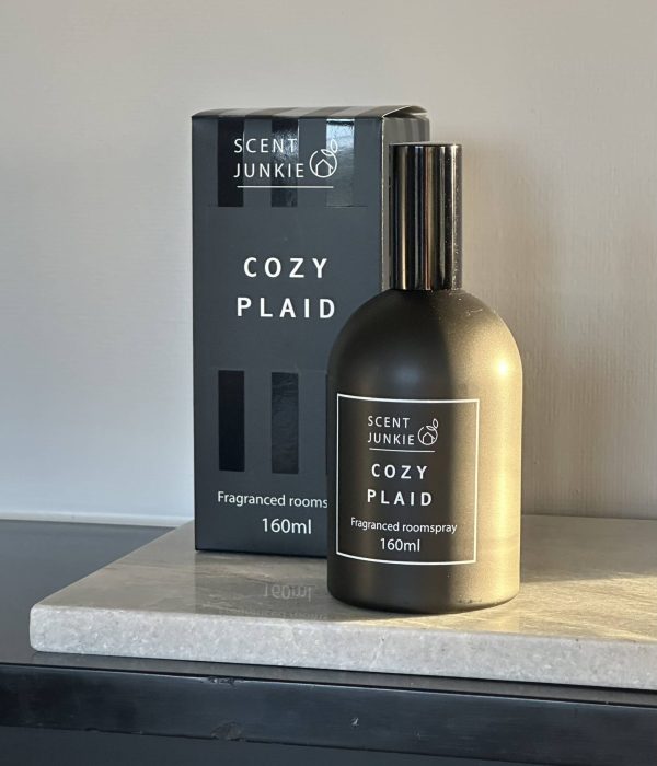 Roomspray-huiskamer-parfum-Cozy-Plaid-160-ml.-Scent-Junkie-KY-1-scaled-1.jpg