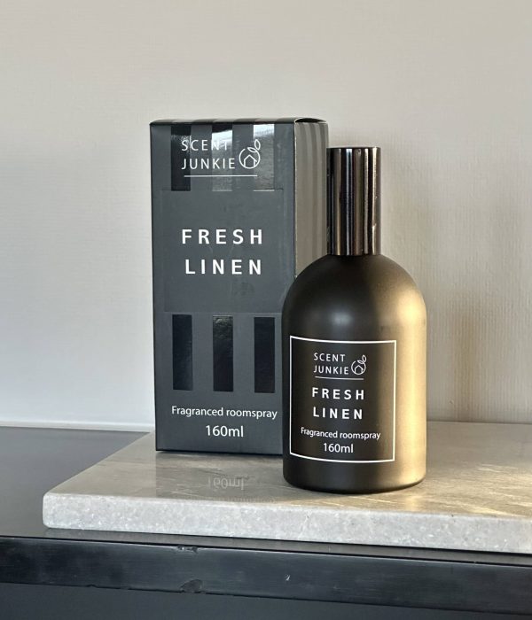Scent Junkie roomspray Fresh Linen 160 ml in zwarte glazen flacon