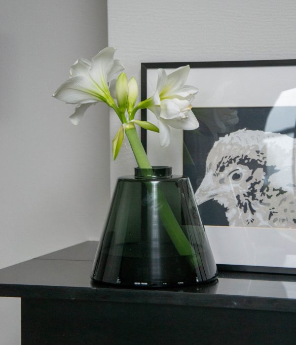 Delta vaas Imbuto zwart – glazen design vaas Ø18×H18 cm