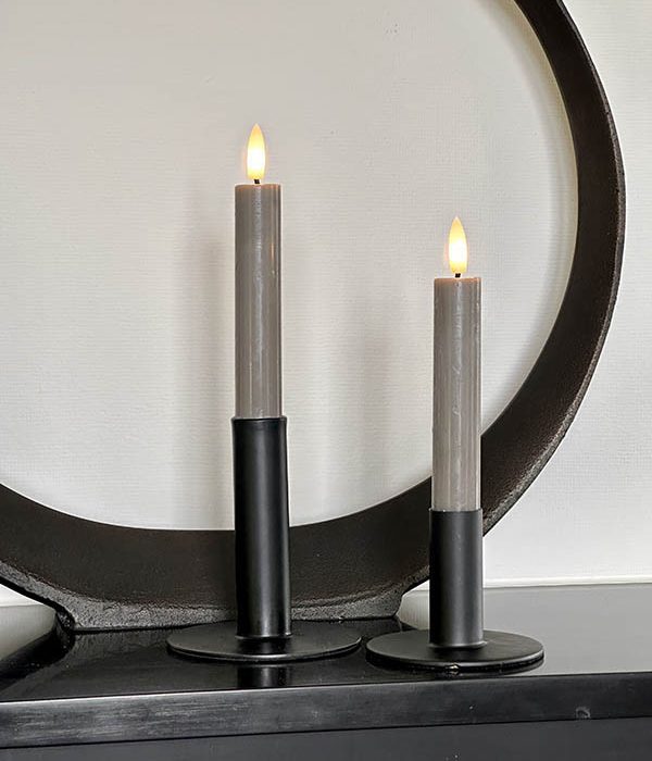 Countryfield LED dinerkaarsen Taupe set van 2, 15 cm, in gouden kandelaars voor metalen ring
