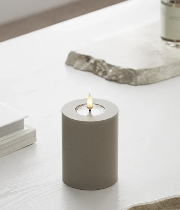 10 cm kaars: Deluxe Homeart LED stompkaars Zand 10 cm met real flame effect