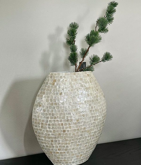 Vaas Kova van Homebound by KY met decoratieve takken