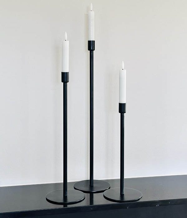 Branded By Tafelkandelaar – Mat Zwart met LED kaarsen, sfeervol gestyled in een modern interieur