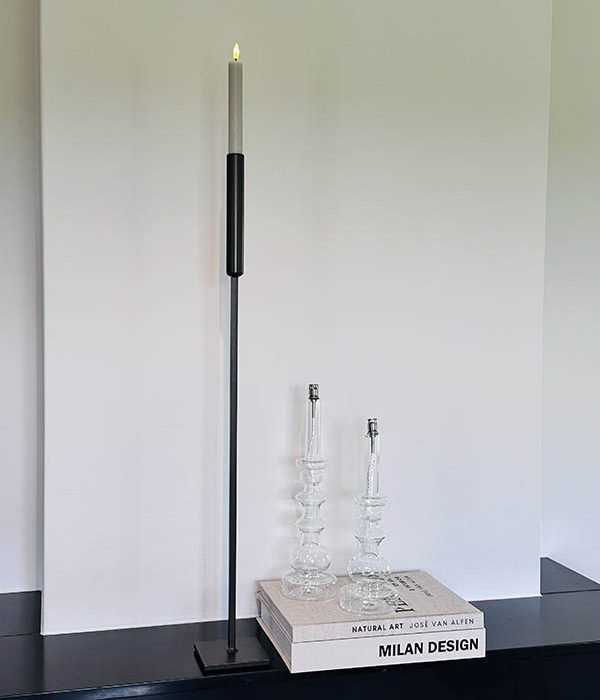 Stalen kandelaar op voet brons 77 cm op schouw