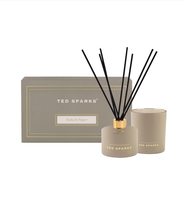 ted-sparks-candle-geurkaars-diffuser-geurstokjes-giftset-cadeauverpakking-tonkapepper-1.jpeg