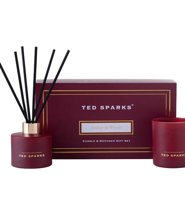 Ted Sparks giftset Amber & Woods bordeauxrood geurkaars en geurstokjes