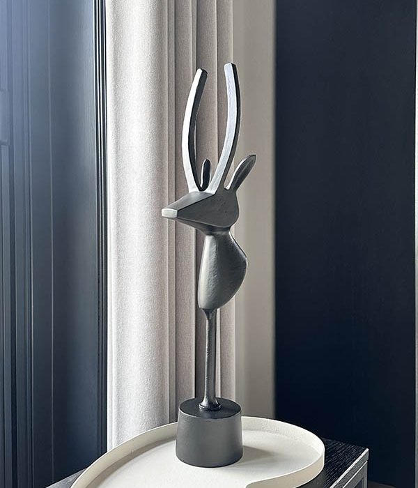 Vase The World Hert Palpa – zwart metalen ornament, hoogte 55 cm