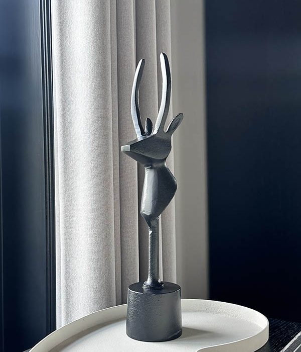 Vase The World Hert Palpa – zwart metalen ornament, hoogte 41 cm